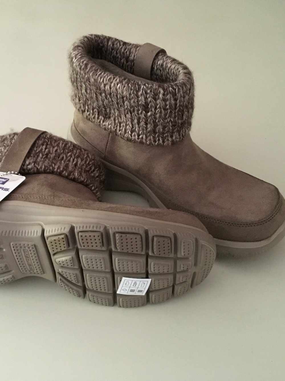 Skechers size 8 tan booties - Picture 3 of 4